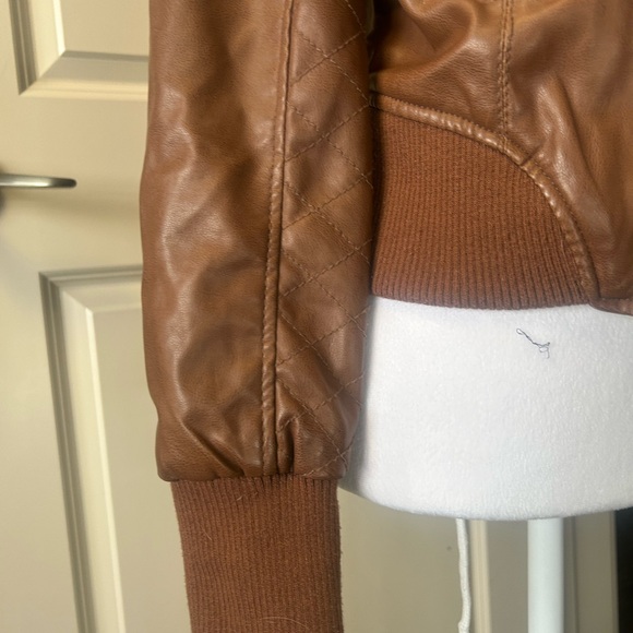 Ci sono faux leathered small woman’s jacket - Picture 3 of 16